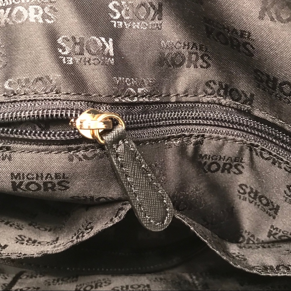 MICHAEL KORZ CLASSIC BLACK HANDBAG - Picture 4 of 13